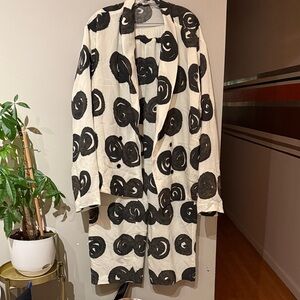 Zara Black and Cream Circle Pattern Blazer